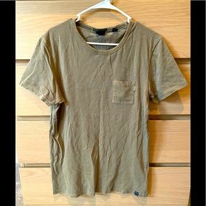 Men’s Scotch and Soda distressed olive tshirt